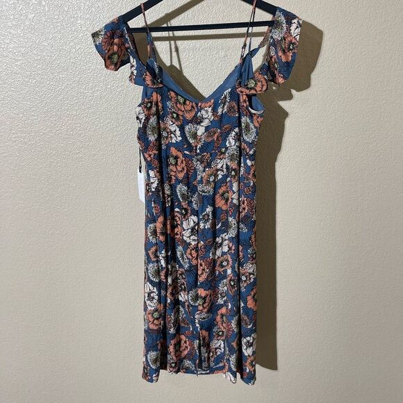 Sold  - Picture 3 of 7